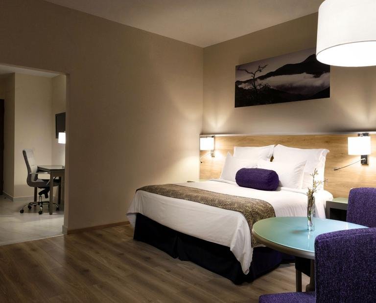 Deluxe king Hotel Krystal® Monterrey Deluxe king Hotel Krystal® Monterrey