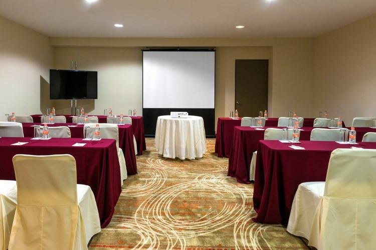 Sala de reuniones Hotel Krystal® Monterrey Sala de reuniones Hotel Krystal® Monterrey