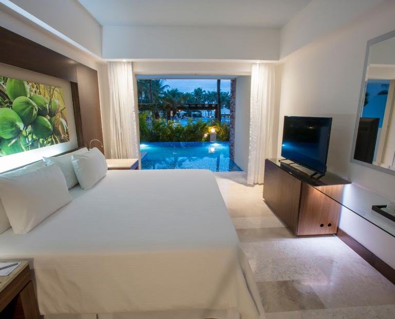 Altitude club junior suite swim out Hotel Krystal Grand® Nuevo Vallarta Altitude club junior suite swim out Hotel Krystal Grand® Nuevo Vallarta