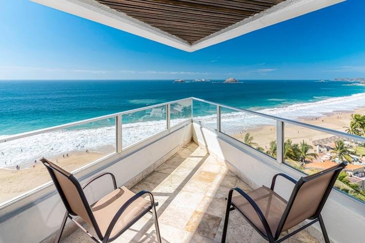 Suite Hotel Krystal® Ixtapa Suite Hotel Krystal® Ixtapa