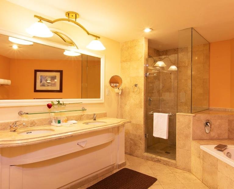 Junior suite Hotel Krystal® Satélite María Bárbara Ciudad de México Junior suite Hotel Krystal® Satélite María Bárbara Ciudad de México