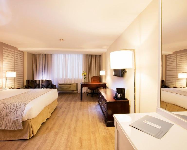 De lujo cama king size Hotel Krystal® Satélite María Bárbara Ciudad de México De lujo cama king size Hotel Krystal® Satélite María Bárbara Ciudad de México