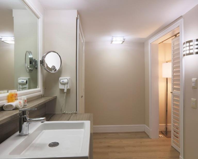 Estándar dos camas Hotel Krystal® Satélite María Bárbara Ciudad de México Estándar dos camas Hotel Krystal® Satélite María Bárbara Ciudad de México