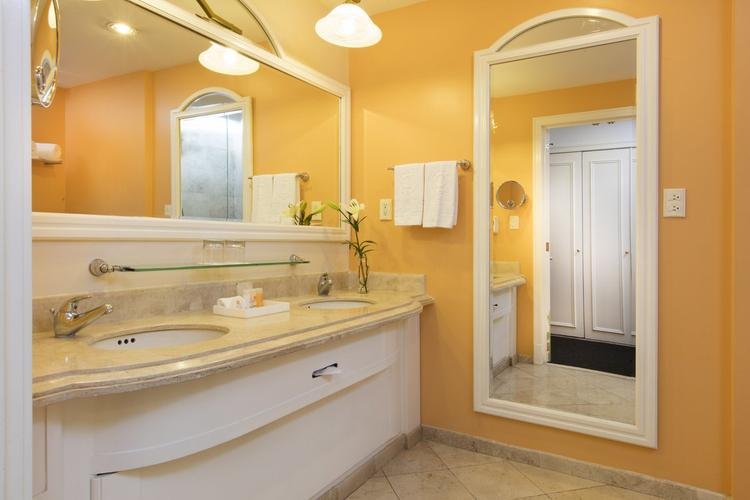 Baño habitación deluxe Hotel Krystal® Satélite María Bárbara Ciudad de México Baño habitación deluxe Hotel Krystal® Satélite María Bárbara Ciudad de México