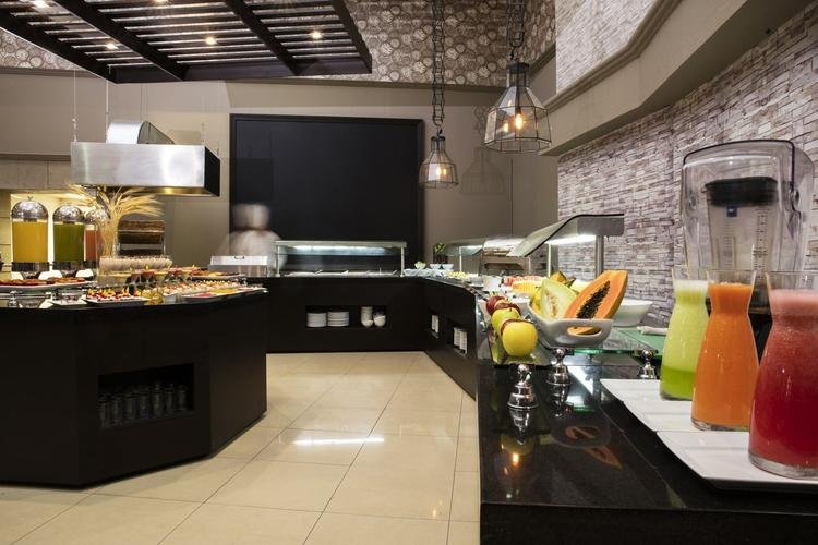 Bufet Hotel Krystal® Satélite María Bárbara Ciudad de México Bufet Hotel Krystal® Satélite María Bárbara Ciudad de México