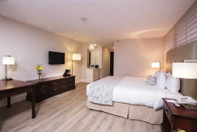 Habitación deluxe king Hotel Krystal® Satélite María Bárbara Ciudad de México Habitación deluxe king Hotel Krystal® Satélite María Bárbara Ciudad de México