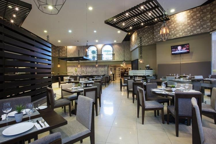 Restaurante Hotel Krystal® Satélite María Bárbara Ciudad de México Restaurante Hotel Krystal® Satélite María Bárbara Ciudad de México