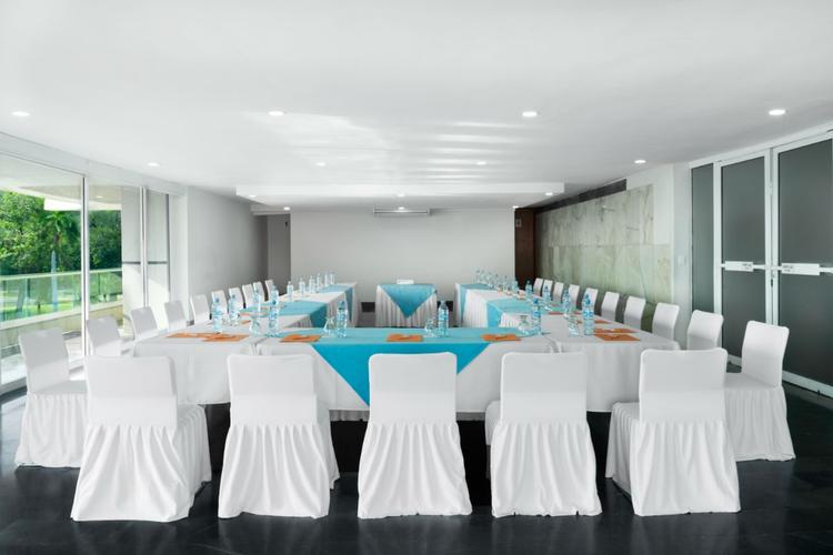 Salón hornos Hotel Krystal Beach Acapulco Salón hornos Hotel Krystal Beach Acapulco