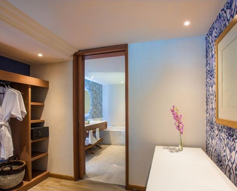 Jr. suite hacienda pool view Hotel Krystal Grand® Puerto Vallarta