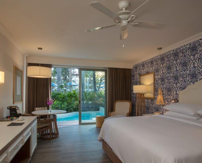 Jr. suite hacienda swim out Hotel Krystal Grand® Puerto Vallarta