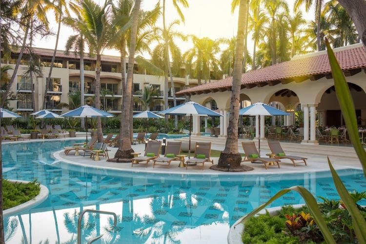 Piscina Hotel Krystal Grand® Puerto Vallarta Piscina Hotel Krystal Grand® Puerto Vallarta