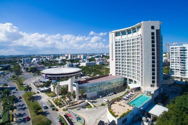 Fachada Hotel Krystal Urban Cancún & Beach Club Fachada Hotel Krystal Urban Cancún & Beach Club