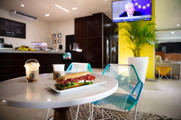 Cafetería Hotel Krystal Urban Cancún & Beach Club Cafetería Hotel Krystal Urban Cancún & Beach Club