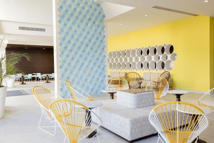 Lobby Hotel Krystal Urban Cancún & Beach Club Lobby Hotel Krystal Urban Cancún & Beach Club